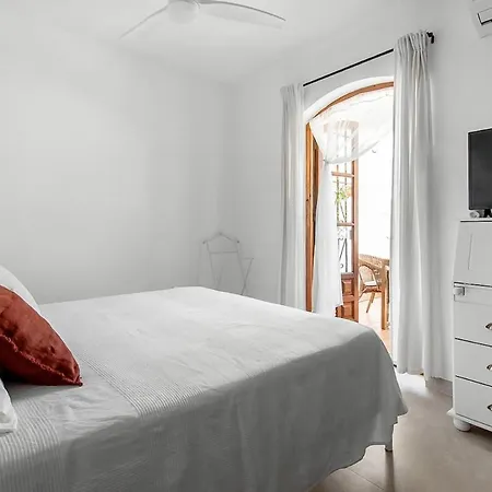 Cozy 2br Flat With Terrace & Pool *