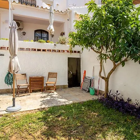 Cozy 2br Flat With Terrace & Pool Apartament Nerja