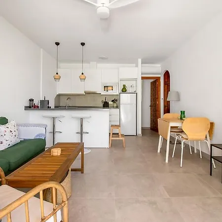 Apartamento Cozy 2br Flat With Terrace & Pool