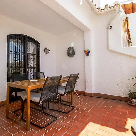 Διαμέρισμα Cozy 2br Flat With Terrace & Pool Nerja