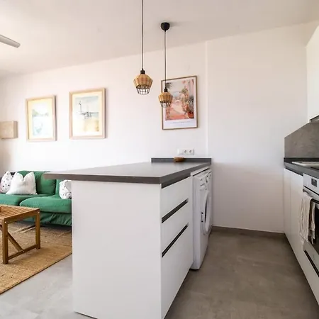 Cozy 2br Flat With Terrace & Pool *