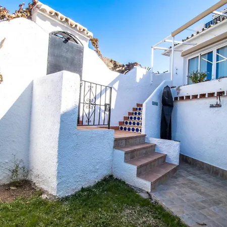 Cozy 2br Flat With Terrace & Pool Nerja