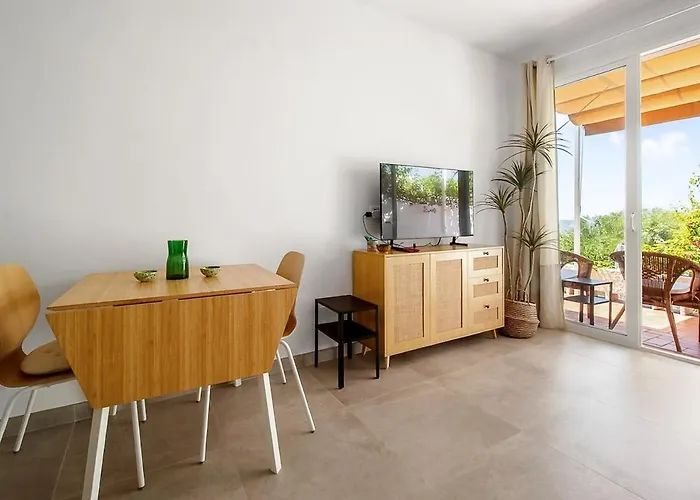 Cozy 2br Flat With Terrace & Pool *