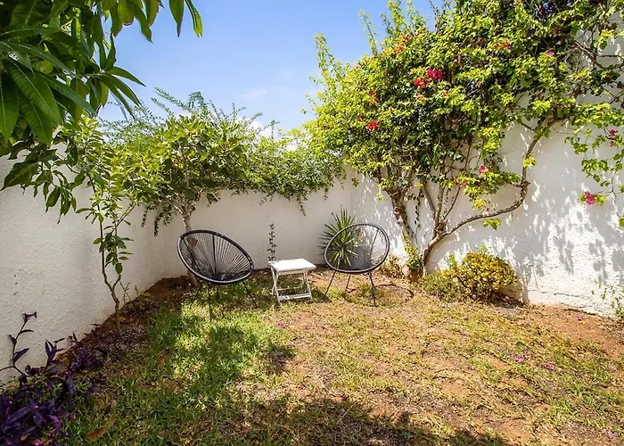 Apartament Cozy 2br Flat With Terrace & Pool *