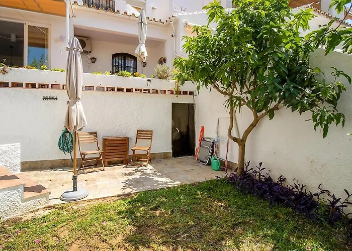 Cozy 2br Flat With Terrace & Pool アパート ネルハ