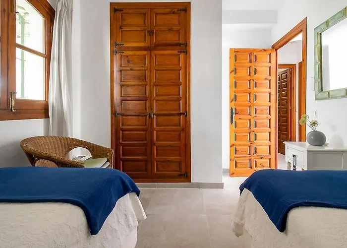 Cozy 2br Flat With Terrace & Pool ネルハ